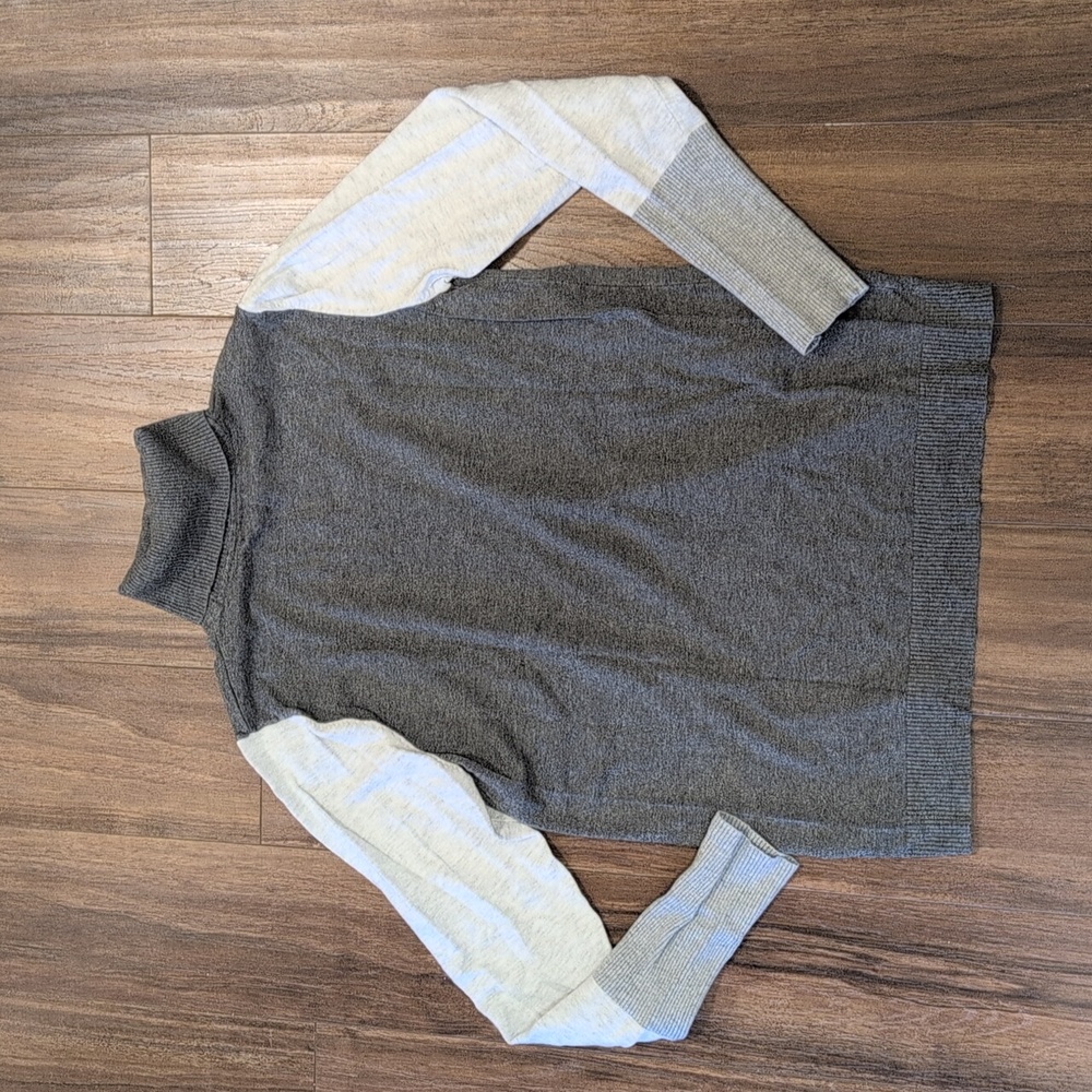 Gray color block Turtleneck Sweater - Picture 6 of 7